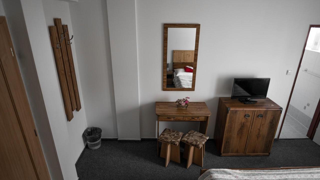 Hotel Atlas Пец под Снежко Екстериор снимка